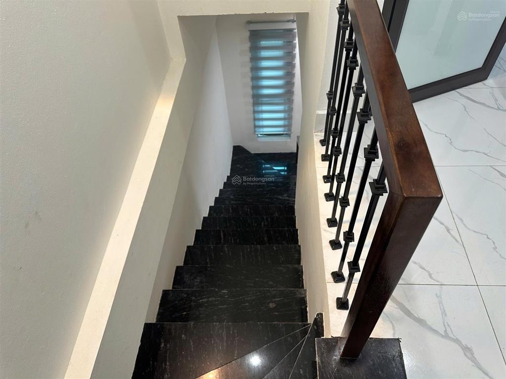 Hiếm có khó tìm. nhà lô góc 4 tầng đẹp hot 44.1m2 ngồi nhà xem bắn pháo hoa, gần vin cổ loa