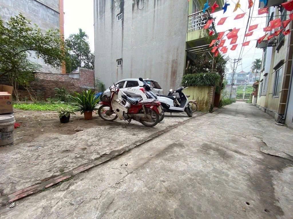Hiếm vô cùng. chỉ 5.1 tỷ có 41m2 đông ngàn trong đê, hàng xóm vin cổ loa, vinspeed, vin yên thường