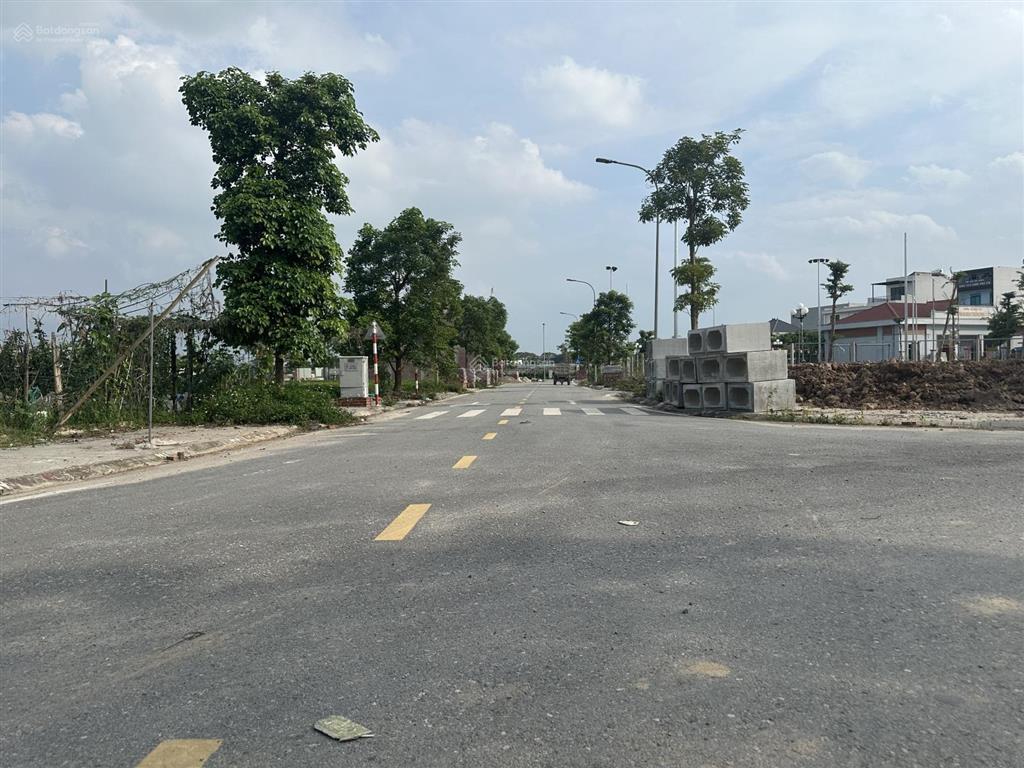 Cực nóng. bán lô siêu đẹp 90m đấu giá dục tú 1, gần đường dẫn cầu tứ liên, vin yên thường bao quanh