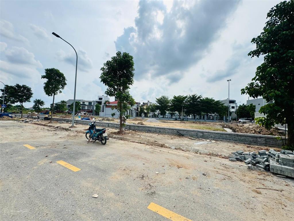 Cực nóng. bán lô siêu đẹp 90m đấu giá dục tú 1, gần đường dẫn cầu tứ liên, vin yên thường bao quanh