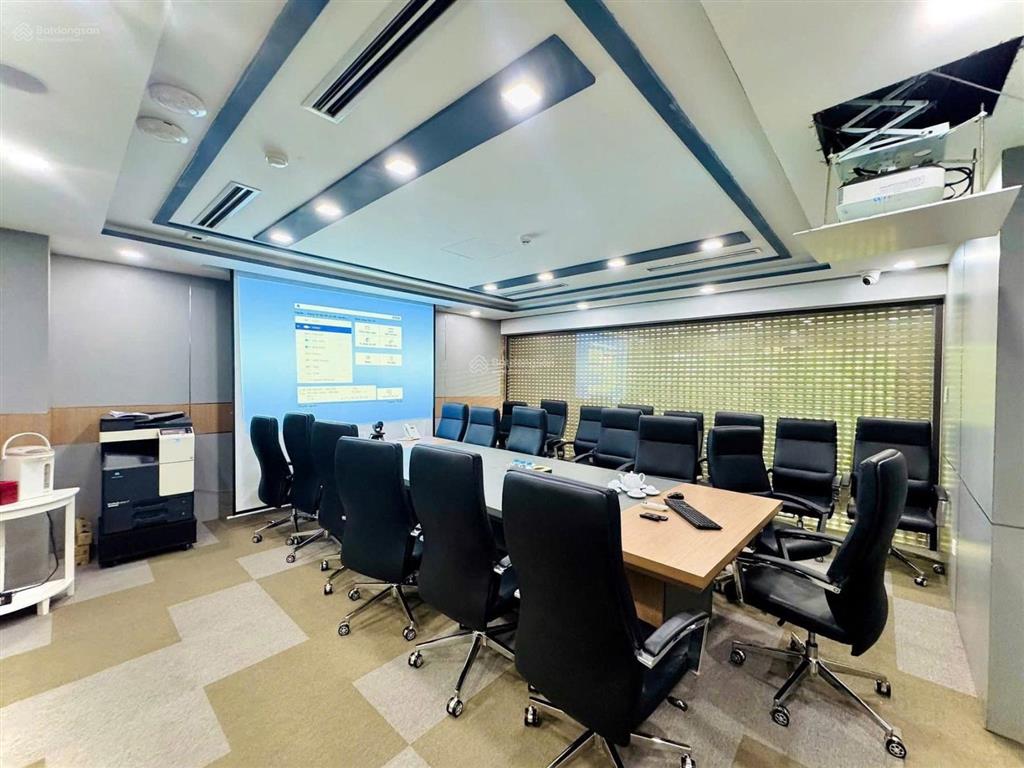 Bán toà nhà 9 tầng hoàng cầu, lô góc ô tô tránh, đang cho thuê 90 triệu/ tháng, giá hơn 30 tỷ !