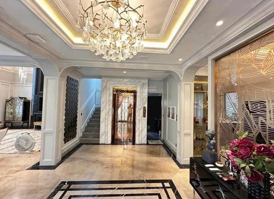 Siêu biệt thự yên hòa  lão thành cách mạng 520m2  lô góc  hướng đông nam mát  260 tỷ