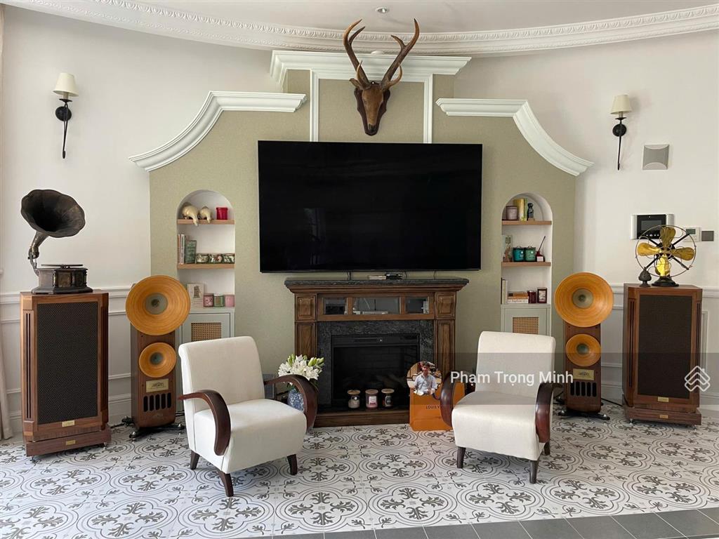 Cần bán gấp 3 căn hộ 106m2 và 189m2 và 380m2 tại the manor mễ trì. giá từ 85tr/m2.  0832 201 ***