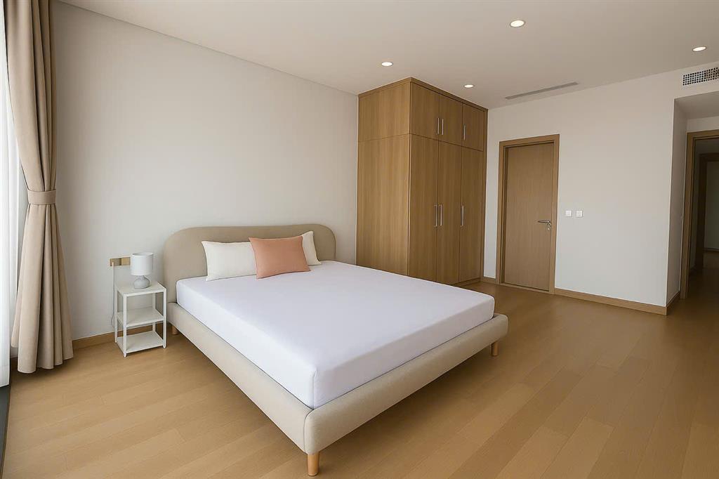 Bán nhanh căn hộ tại west point, 4pn, sổ lâu dài, 132m2, 14,8 tỷ, full đồ.  0832 201 ***