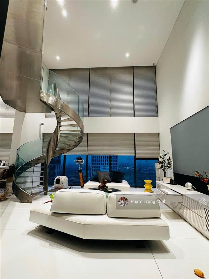 Bán gấp penthouse 2 tầng diện tích 345m2 tòa golden palace, có sân vườn rộng, full đồ đẹp