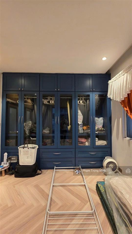 Bán n09 thành thái, 13,4 tỷ, 170m2, 4pn + 3wc + đầy đủ nội thất, sát công viên cầu giấy