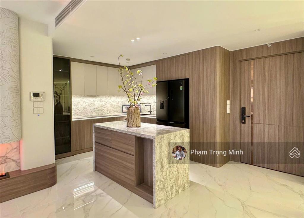 Chính chủ bán căn 3pn 115m2 hong kong tower  đống đa, tầng trung view thành phố, sổ đỏ lâu dài