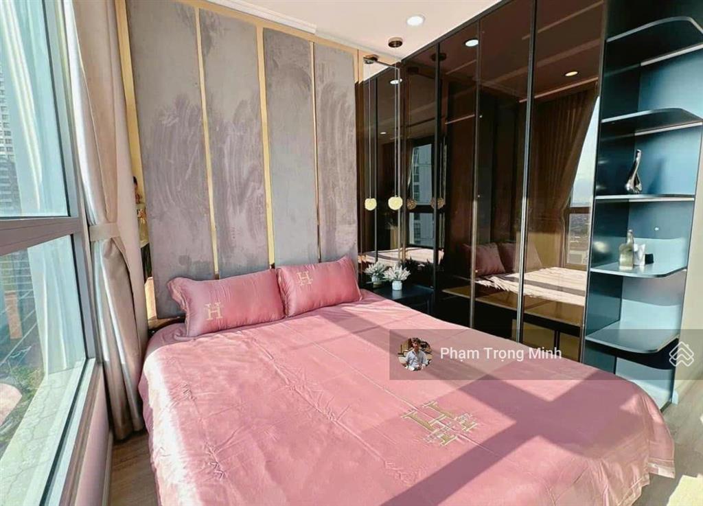 Bán căn hộ 115m2, 3pn căn góc nhà đẹp, ban công đông nam, tòa vinhomes metropolis. giá 22.9 tỷ