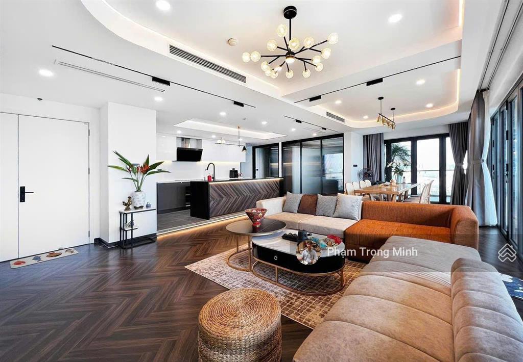 Bán căn hộ 115m2, 3pn căn góc nhà đẹp, ban công đông nam, tòa vinhomes metropolis. giá 22.9 tỷ