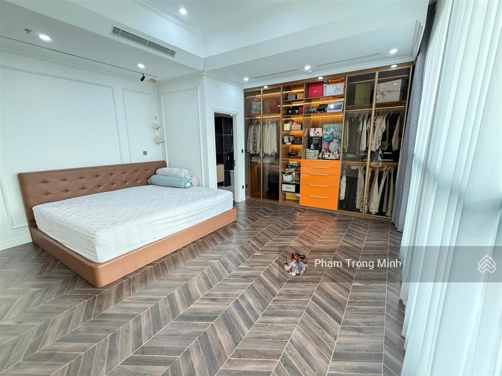 Hiếm! penthouse 2 tầng có sân vườn+ bể cá koi 340m2 tại roman plaza. full đồ nhập khẩu châu âu.