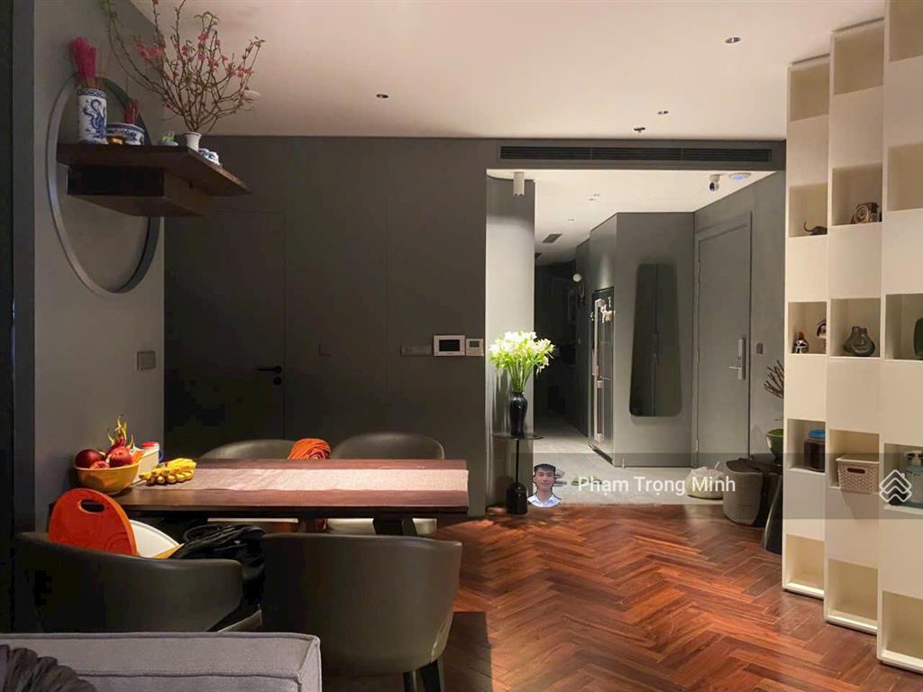 Chính chủ bán 3pn 2vs 81m2 nhà có 2 ban công, hướng đông bắc view liền kề. full đồ đẹp giá 7,x tỷ