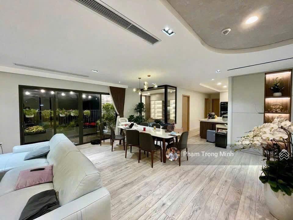 (mới) bán gấp căn góc tại a10 nam trung yên, 3pn, 102m2, 9.49 tỷ, full đồ, view hồ, tầng trung đẹp!