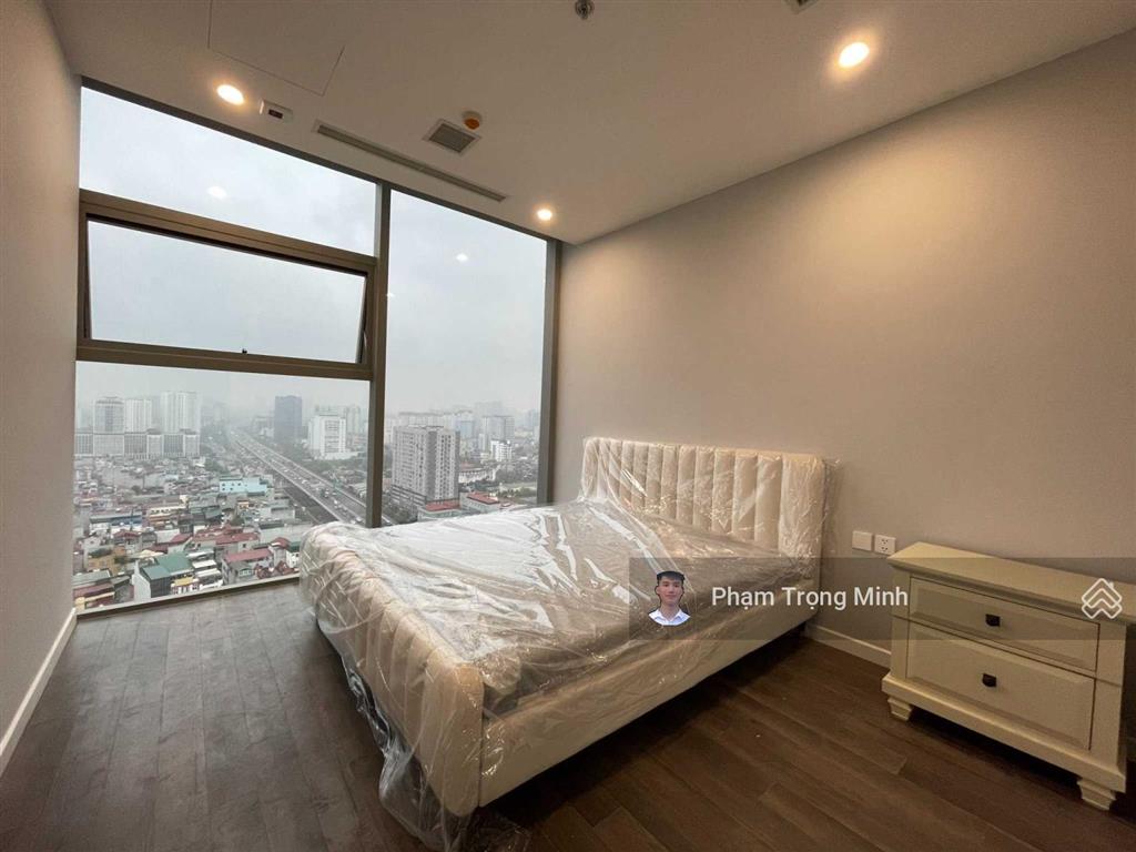 Chính chủ bán căn hộ 131m2, 3pn view thành phố, căn góc 2 mặt kính, chung cư the nine