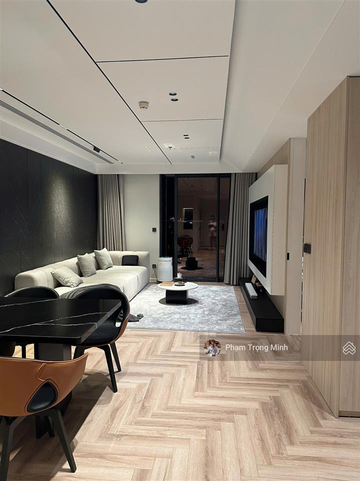 Gia đình bán căn 3pn toà bonanza 92m2, sổ đỏ lâu dài, ban công nam. nhà full đồ đẹp, giá hơn 8 tỷ