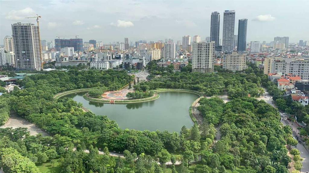 (mới) bán căn 2pn, căn góc, diện tích 70m2, ban công đông nam toà luxury park views. giá tốt