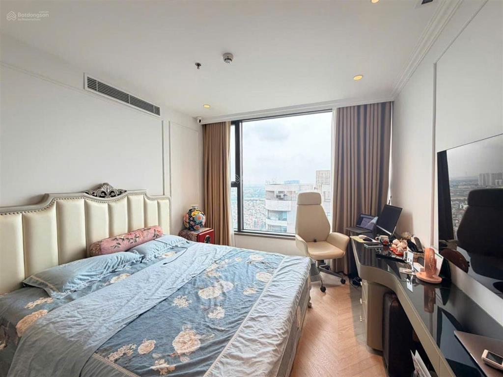 Chính chủ bán gấp căn 3pn toà golden palace  lê văn lương, 150m2 nhà sửa đẹp. giá 13.4 tỷ