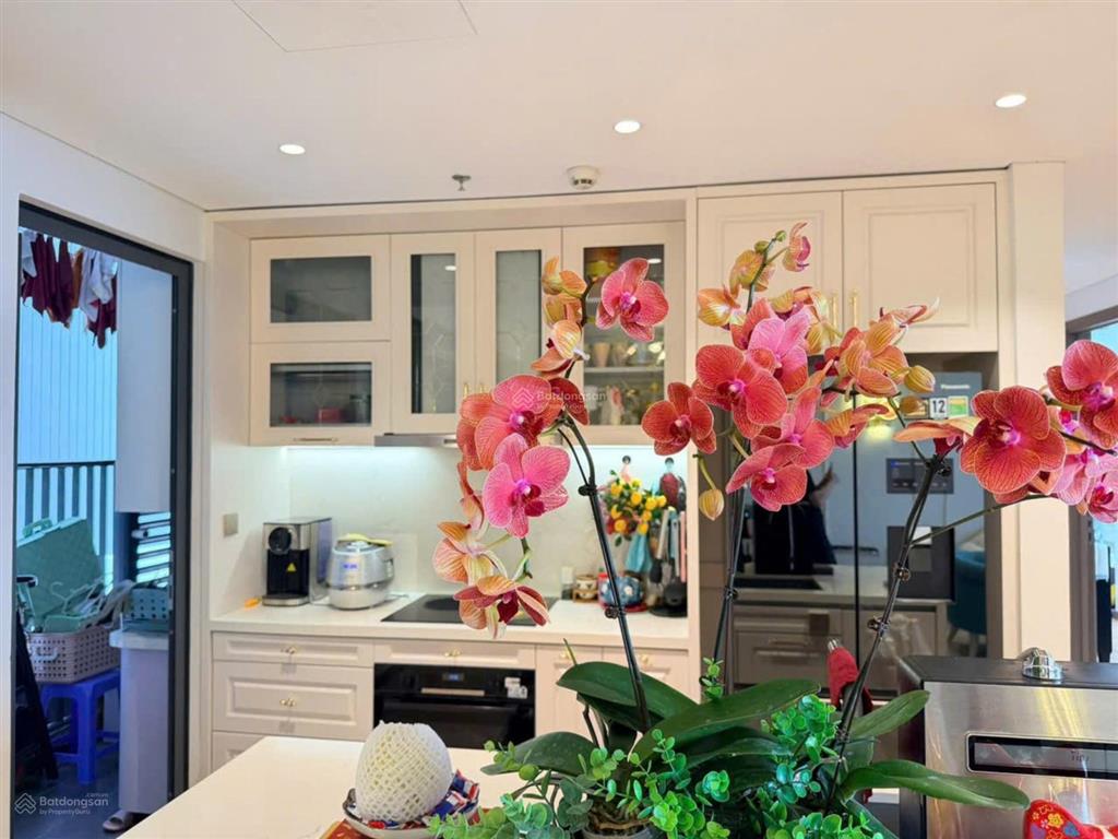 Chính chủ bán gấp căn 3pn toà golden palace  lê văn lương, 150m2 nhà sửa đẹp. giá 13.4 tỷ