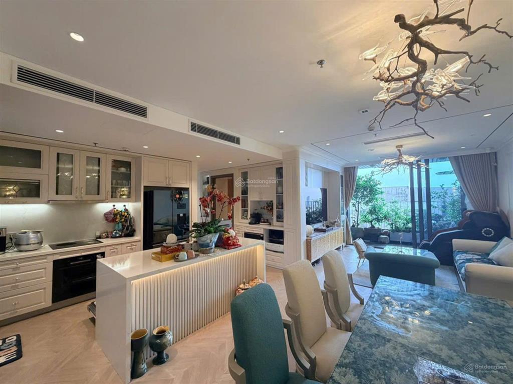 Chính chủ bán gấp căn 3pn toà golden palace  lê văn lương, 150m2 nhà sửa đẹp. giá 13.4 tỷ