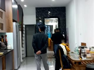 Nhà mới kim ngưu sát lò đúc  thang máy  ôtô đỗ cổng  3 bước ra mặt phố 42m2 5tầng giá 13.5tỷ
