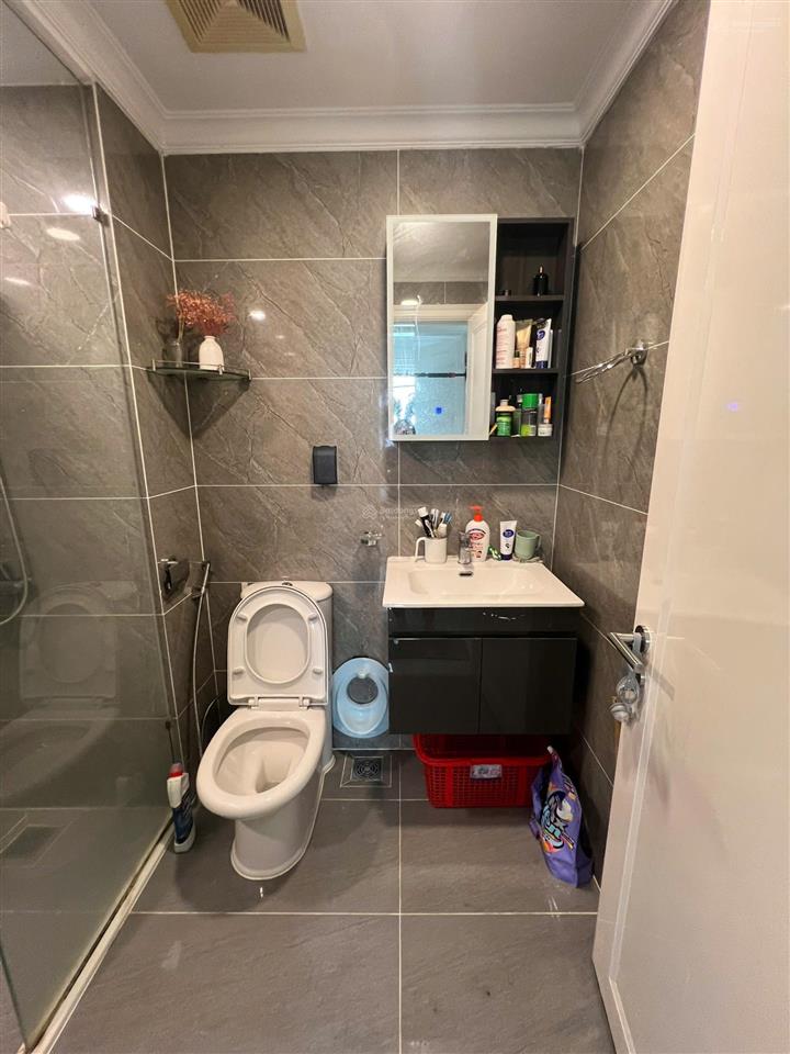 Chủ nhà đi định cư cần bán căn 1 phòng ngủ giá 5.8 tỷ.  em xem nhà ạ 0931 452 ***