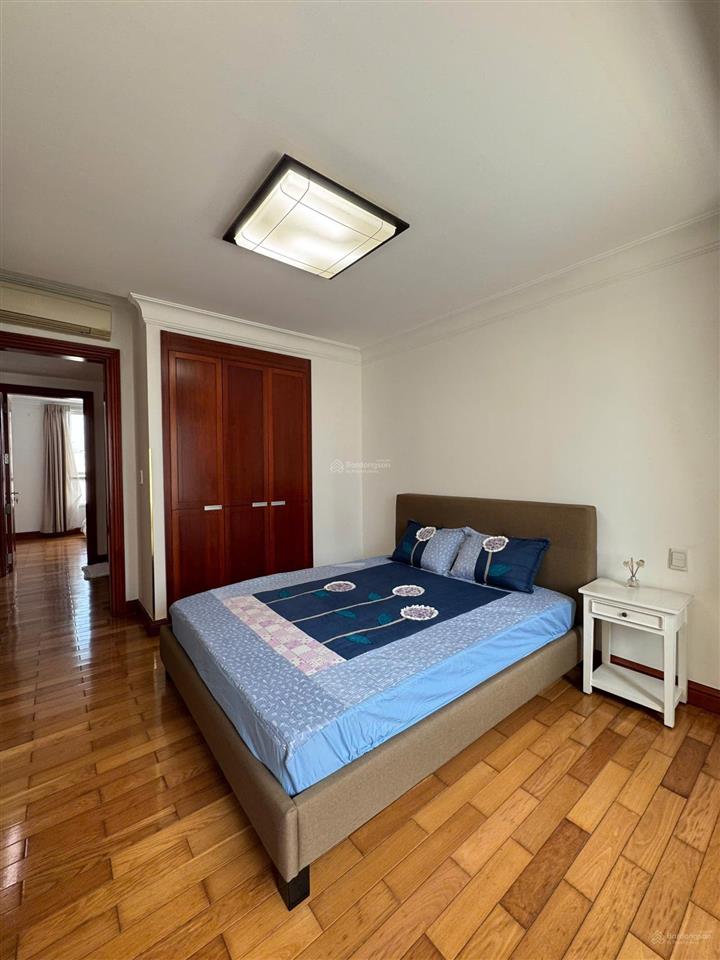 Bán căn 2pn the manor giá 7,2 tỷ.  em xem nhà ạ 0931 452 ***