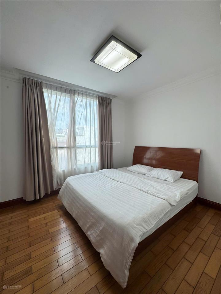 Bán căn 2pn the manor giá 7,2 tỷ.  em xem nhà ạ 0931 452 ***