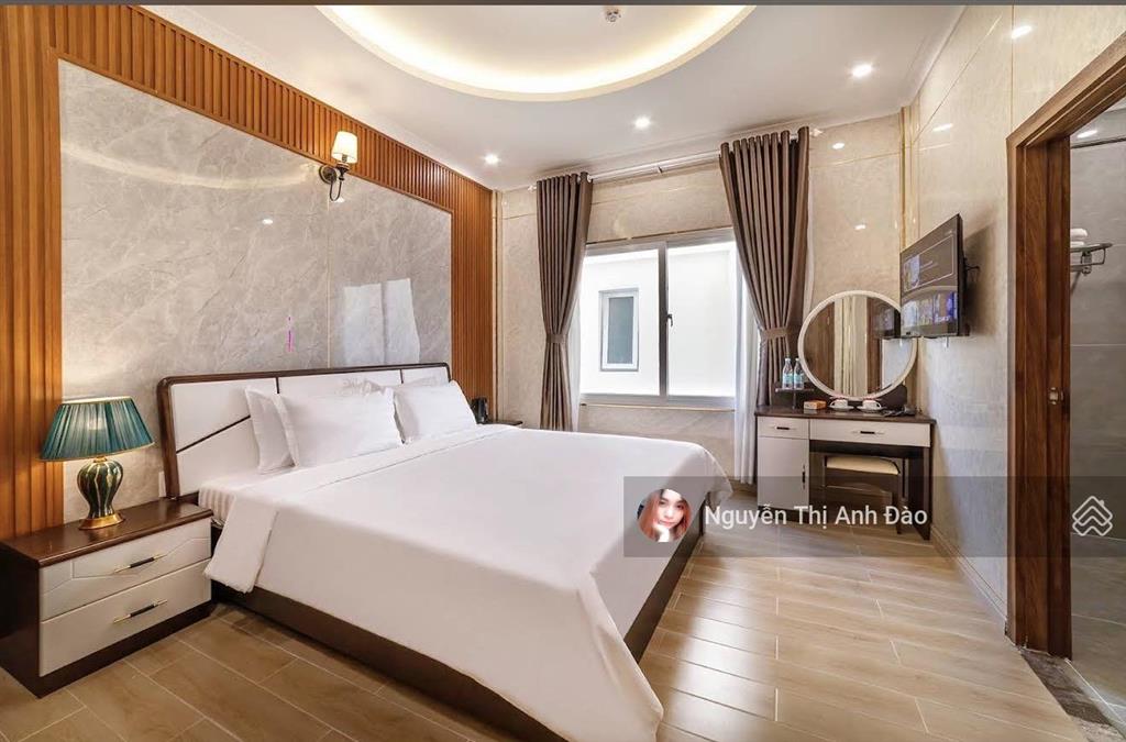 Bán khách sạn đẹp đà lạt mặt tiền triệu việt vương