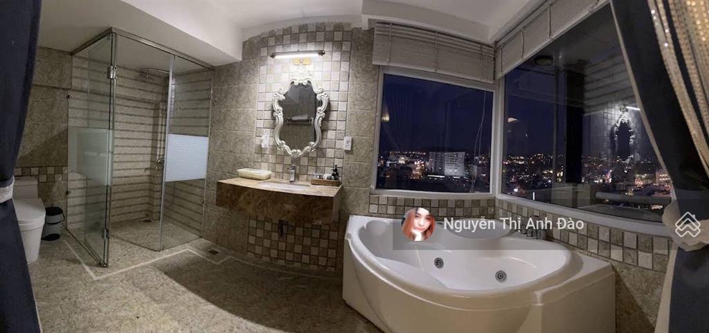 Bán khách sạn cực rộng đẹp trung tâm thành phố đà lạt