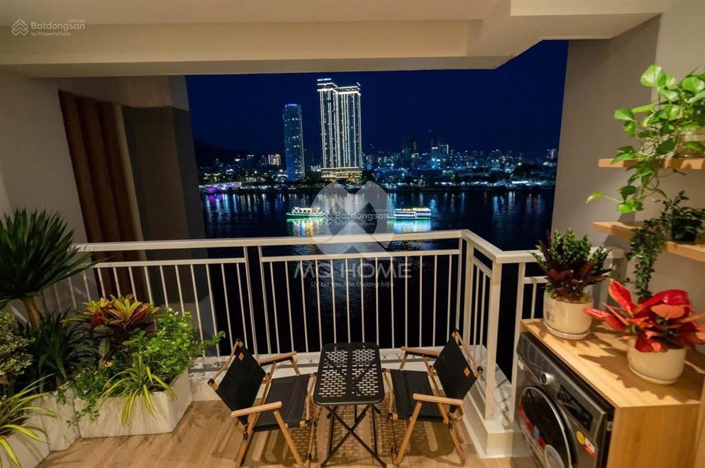 Hiếm có căn góc 2 phòng ngủ trực diện sông hàn tòa indochina 100m2 giá chỉ 8,x tỷ đồng sẵn sổ
