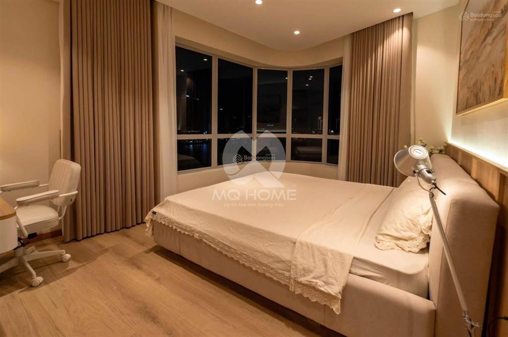 Hiếm có căn góc 2 phòng ngủ trực diện sông hàn tòa indochina 100m2 giá chỉ 8,x tỷ đồng sẵn sổ