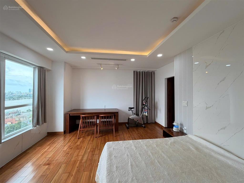 Cho thuê căn hộ 2 phòng ngủ view sông hàn 130m2 đà nẵng plaza giá 25 triệu/tháng