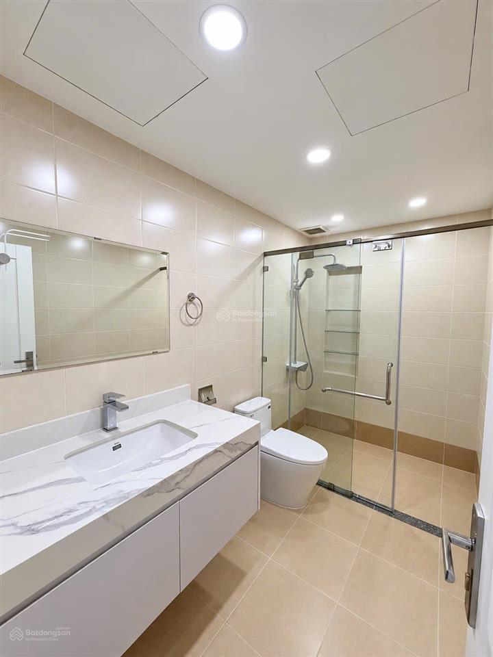 Cho thuê căn hộ 2 phòng ngủ view sông hàn 130m2 đà nẵng plaza giá 25 triệu/tháng