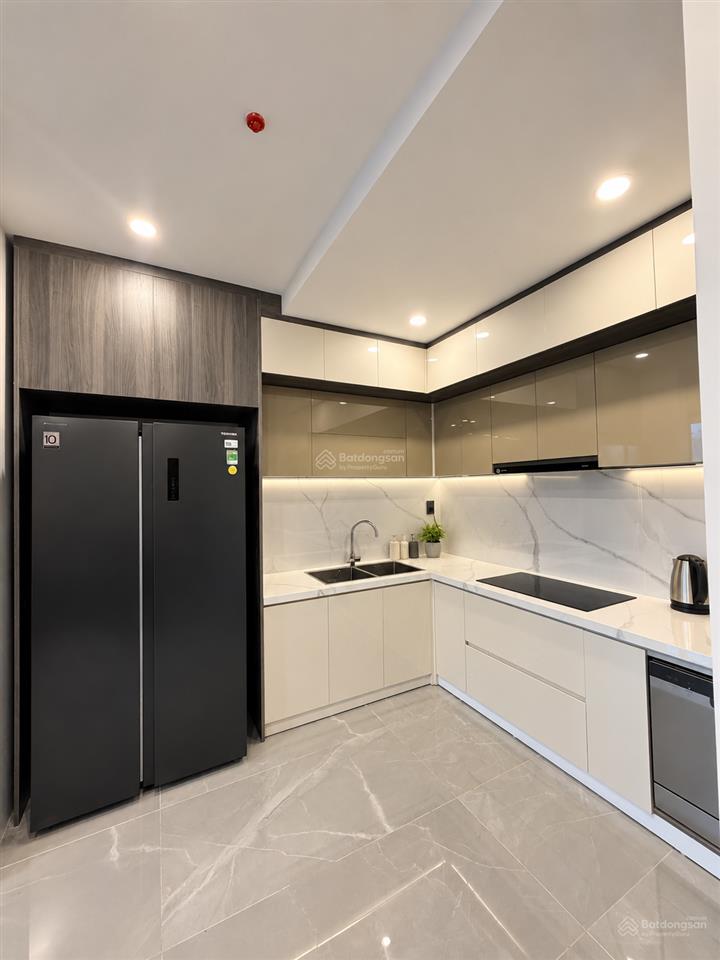 Cho thuê căn hộ 2 phòng ngủ tòa bạch đằng complex 128m2 view trực diện sông hàn cực đẹp giá tốt