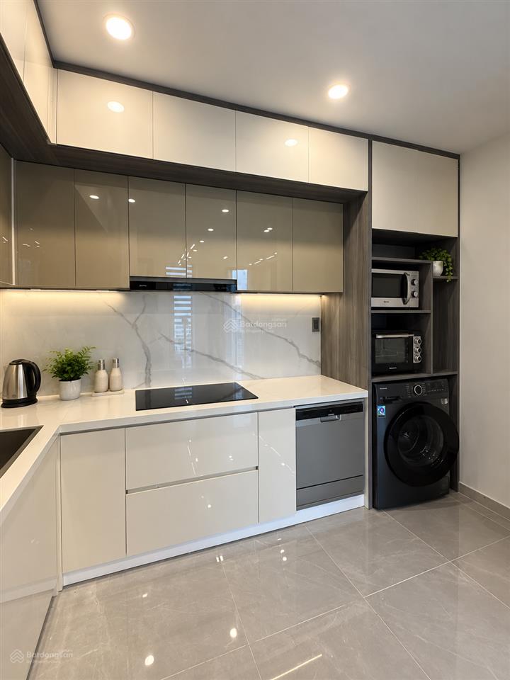 Cho thuê căn hộ 2 phòng ngủ tòa bạch đằng complex 128m2 view trực diện sông hàn cực đẹp giá tốt