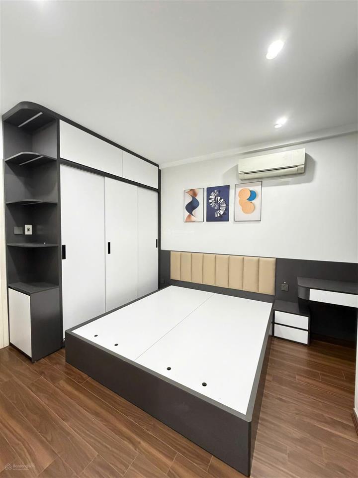 Em cần bán căn hộ chung cư the charm an hưng  hà đông 72m giá 5,15 tỷ bao phí tầng trung 16