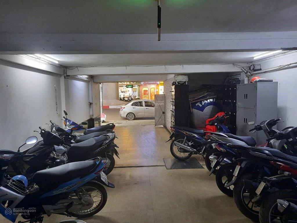 Cho thuê nhà mặt phố 151 + 153 cầu giấy