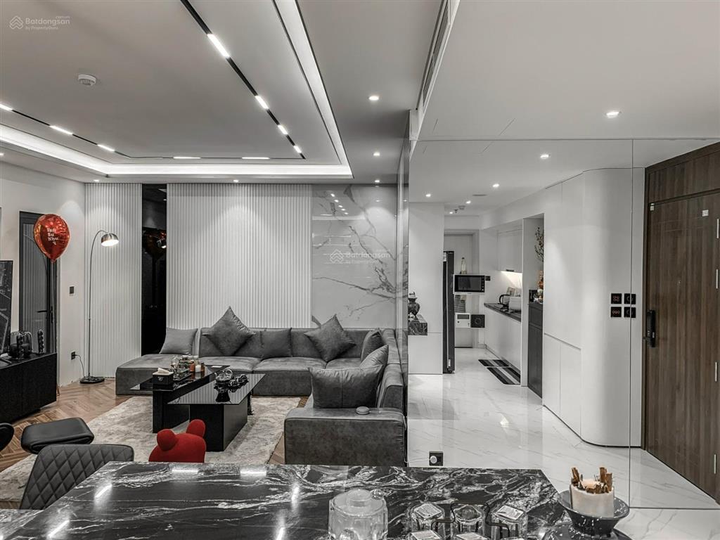 Chính chủ cần bán gấp căn góc 132m, 3 ngủ ban công đông nam chung cư hei tower, giá 10 tỷ
