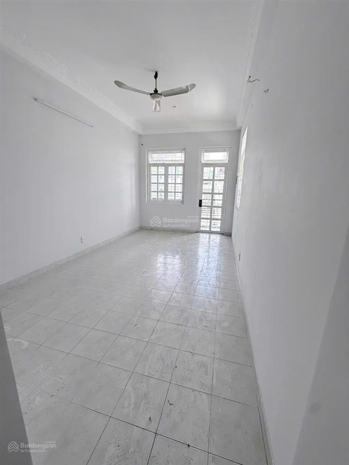 Trung tâm quận 3  5pn, 5wc  phù hợp ở & cho thuê  thương lượng mạnh cho thuê 30tr/tg