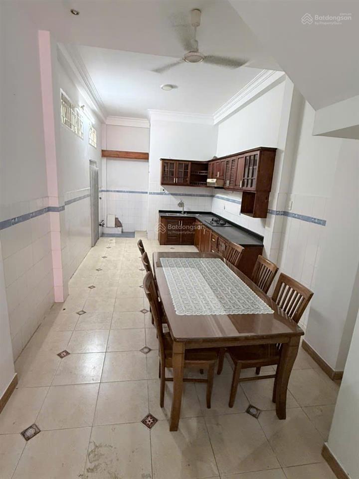 Trung tâm quận 3  5pn, 5wc  phù hợp ở & cho thuê  thương lượng mạnh cho thuê 30tr/tg
