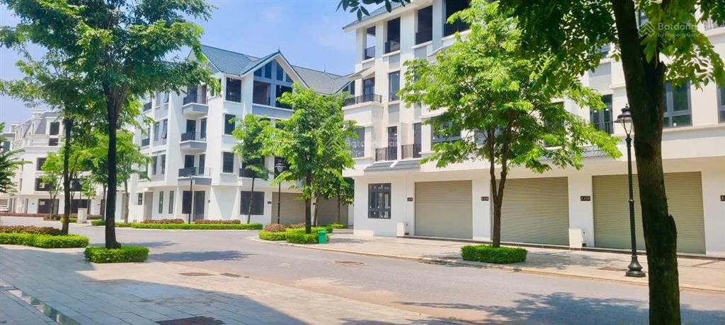 Chủ nhà gấp tiền cần bán căn liền kề đường 30m giá nhỉnh 16 tỷ không lỗi lầm