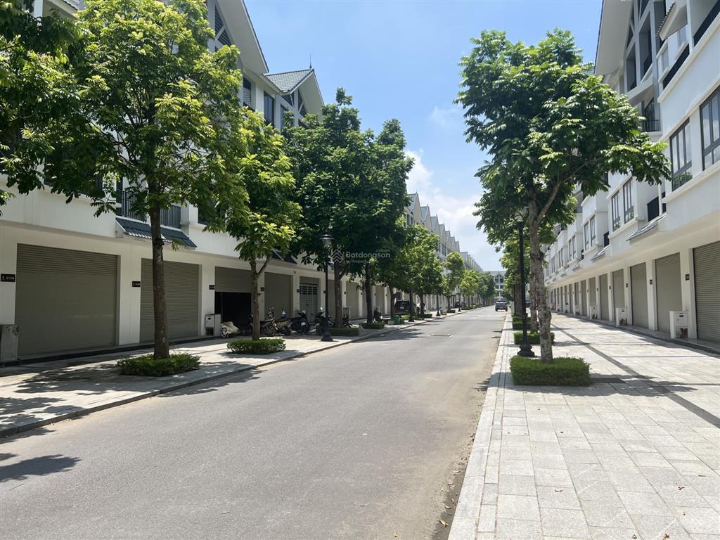 Chủ nhà gấp tiền cần bán căn liền kề đường 30m giá nhỉnh 16 tỷ không lỗi lầm
