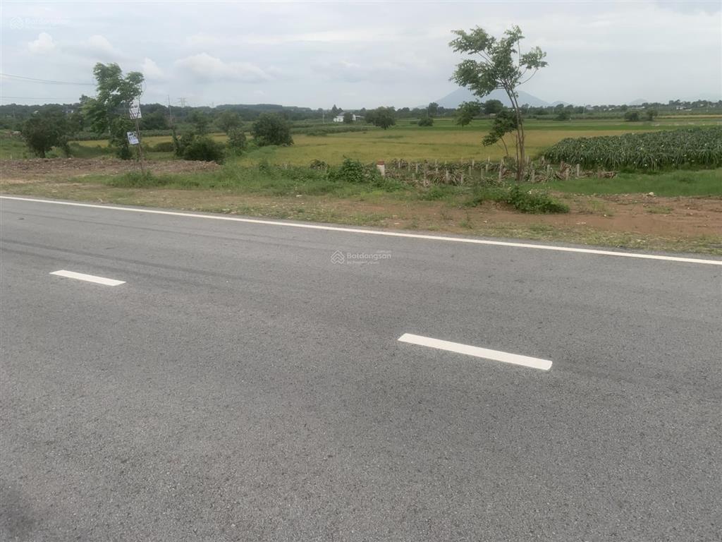 Cần bán gấp đất mặt tiền đường hàm kiệm tiến thành, dt ngang 97m dài 70m pháp lý sổ bán hết 3,5tỷ