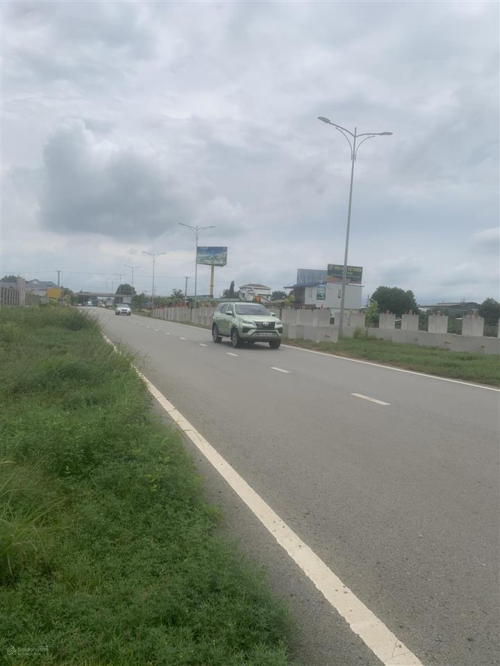 Cần bán gấp đất mặt tiền đường hàm kiệm tiến thành, dt ngang 97m dài 70m pháp lý sổ bán hết 3,5tỷ