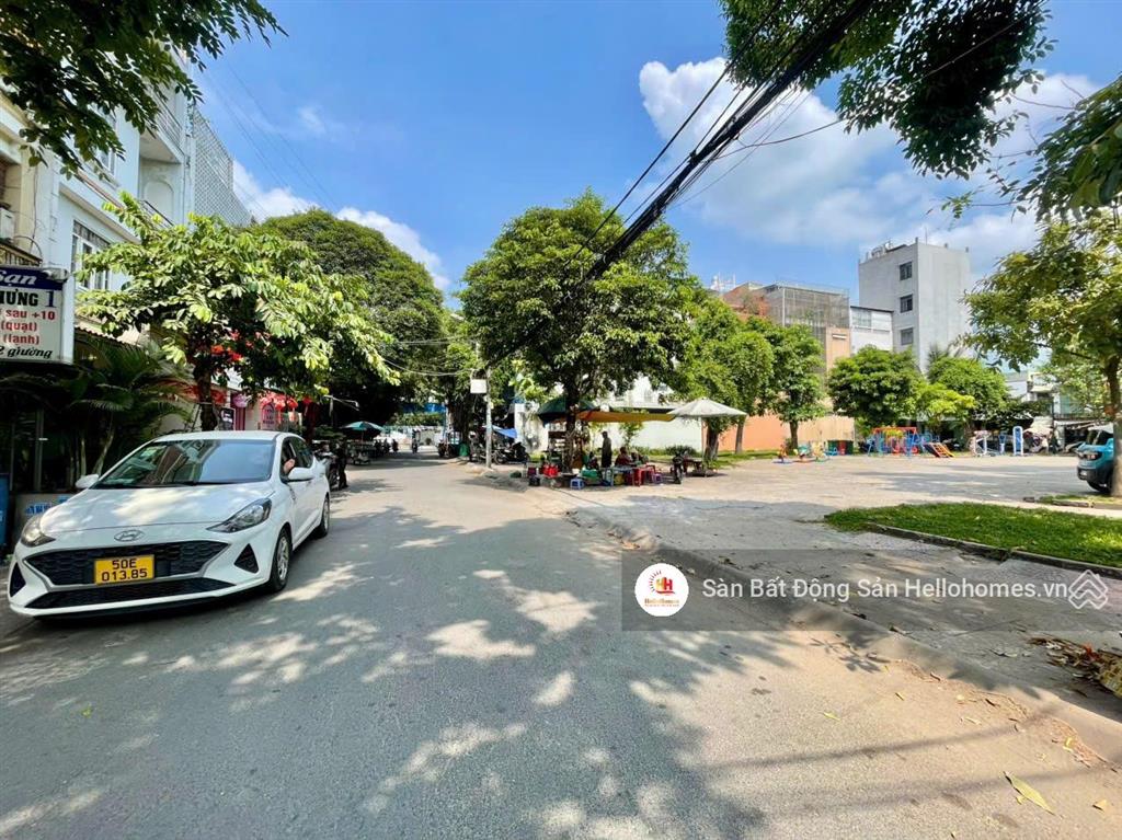 Nhà đúc 4 tầng  đường 10m  ngay chợ tân chánh hiệp, quận 12  sổ riêng 6x20m  giá nhỉnh 11 tỷ