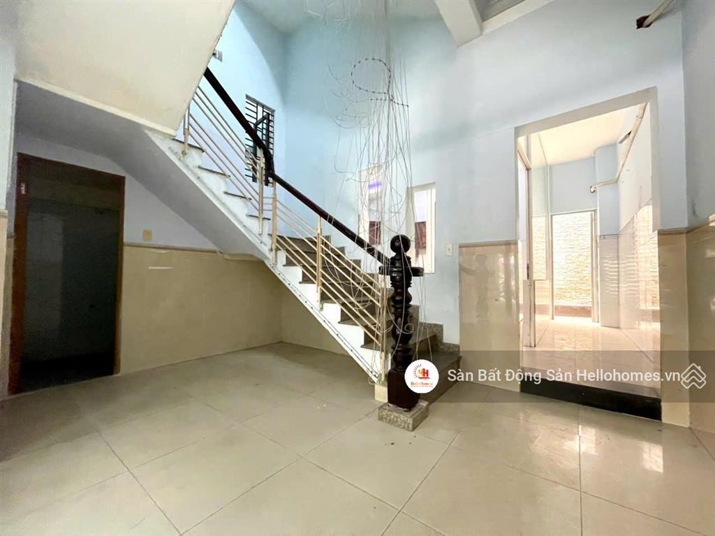 Nhà đúc 4 tầng  đường 10m  ngay chợ tân chánh hiệp, quận 12  sổ riêng 6x20m  giá nhỉnh 11 tỷ