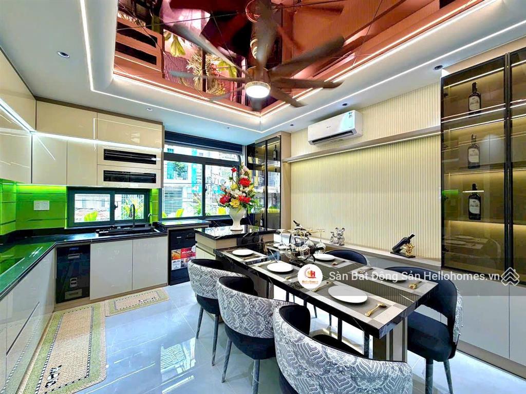 Nhà phố cao cấp quận 12 giáp gò vấp  đúc 5 tầng  full nội thất xịn  hẻm ô tô 7m  nhỉnh 8 tỷ