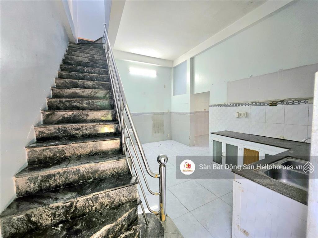 Căn góc 3 tầng  nguyễn văn quá, quận 12  hẻm ô tô  sổ riêng  chỉ 4,9 tỷ