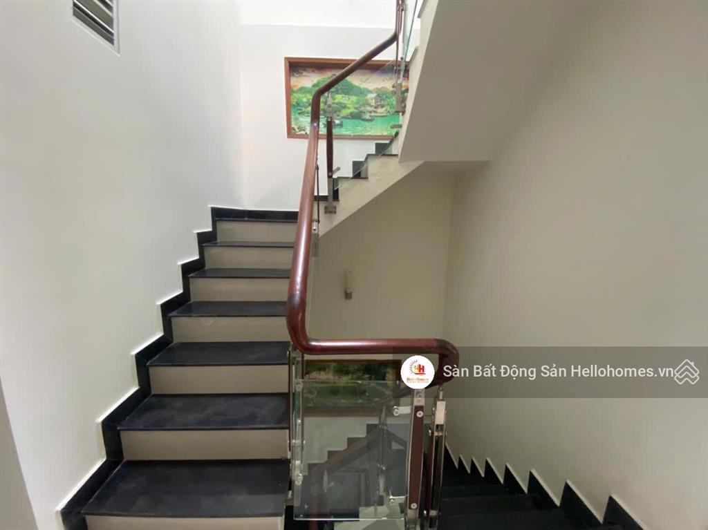 Nguyễn văn quá quận 12  nhà 4 tầng chỉ 5,8 tỷ  ô tô tới cửa  giáp gò vấp