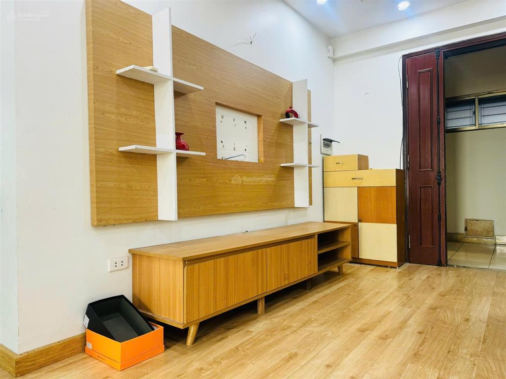 Bán căn hộ chung cư việt hưng long biên, diện tích 75,5m2 * 2 ngủ 2wc * 4,5 tỷ, tầng đẹp