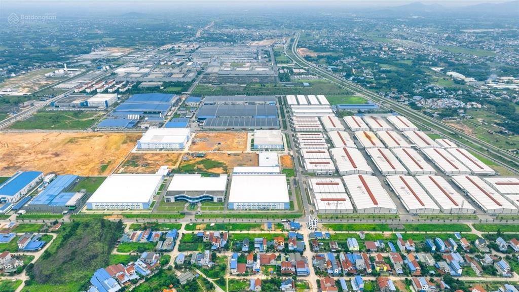 Bán lô đất 2 mặt tiền khu công nghiệp phổ yên, mặt ký túc xá, kinh doanh luôn